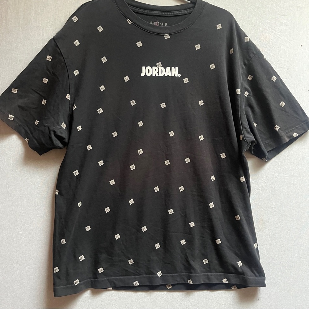 Jordan Logo all over Black Graphic Men's Standard fit T- Shirt Sz XL
